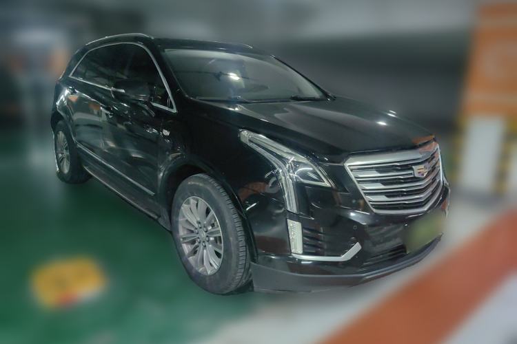 Used Cadillac XT5 2017 Anniversary Edition 28T Four-Wheel Drive Luxury Model Front Right 45 Deg