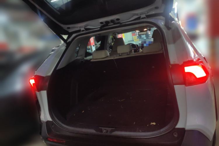 Used Toyota RAV4 2020 Dual-Motor 2.5L E-CVT Four-Wheel Drive Flagship Edition Trunk