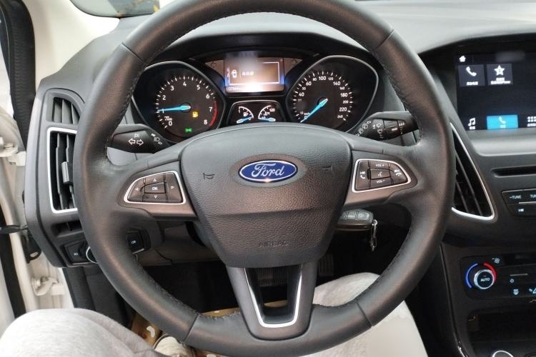 Used Ford Focus 2017 Hatchback EcoBoost 180 Automatic Elite Model Steering Wheel