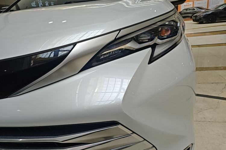 Used Toyota SIENNA 2021 2.5L Hybrid Platinum Edition Left Front Headlight