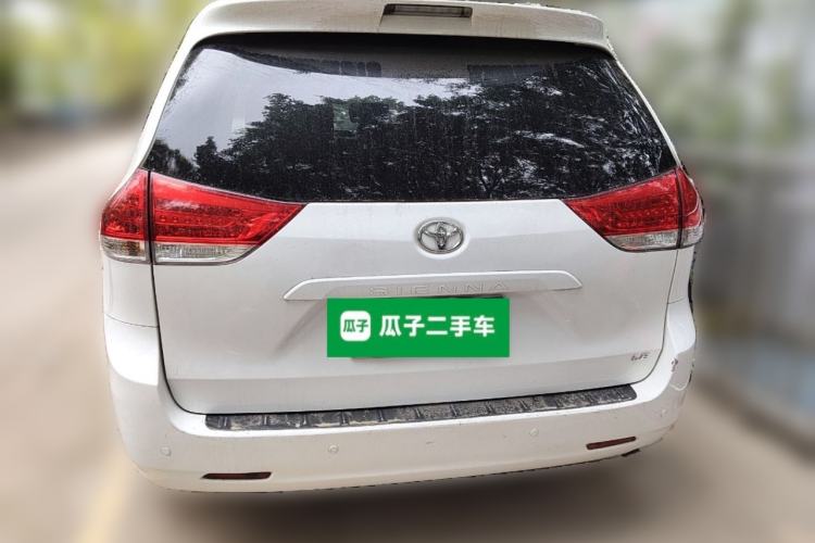 Used Toyota SIENNA 
