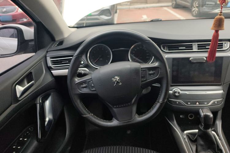 Used Peugeot 408 2014 1.8L Automatic Luxury Edition Steering Wheel