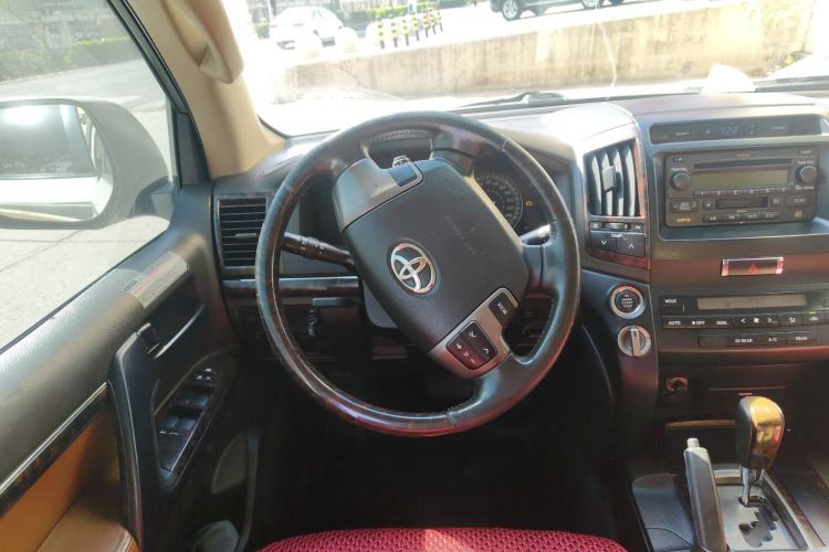 Used Toyota Land Cruiser 
