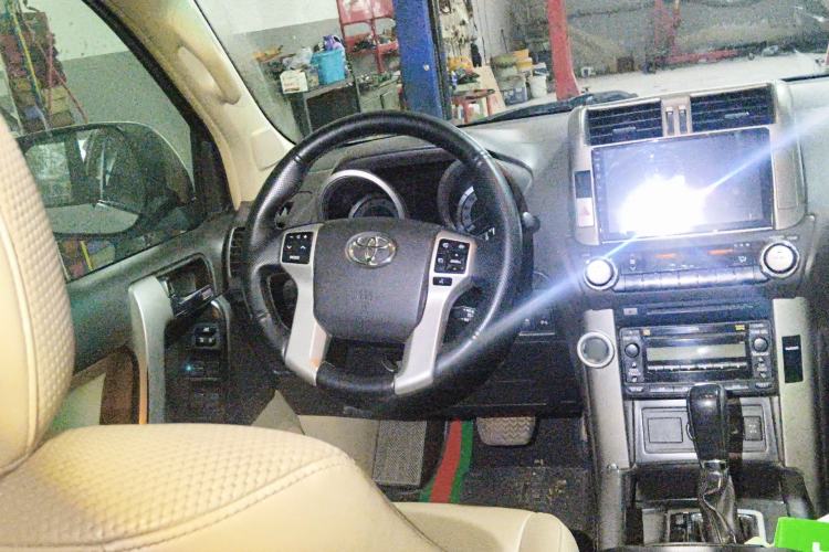 Used Toyota Prado 2010 4.0L Automatic TX-L Steering Wheel