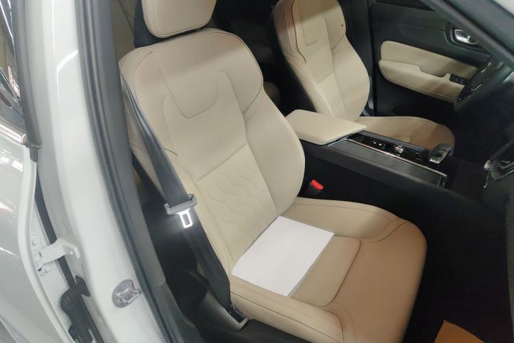 Used Volvo XC60 2026 B5 4x4 Smart Luxury Edition