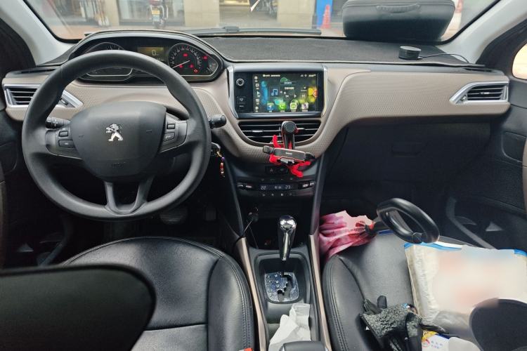 Used Peugeot 2008 2014 1.6L Automatic Fashion Edition Center Console