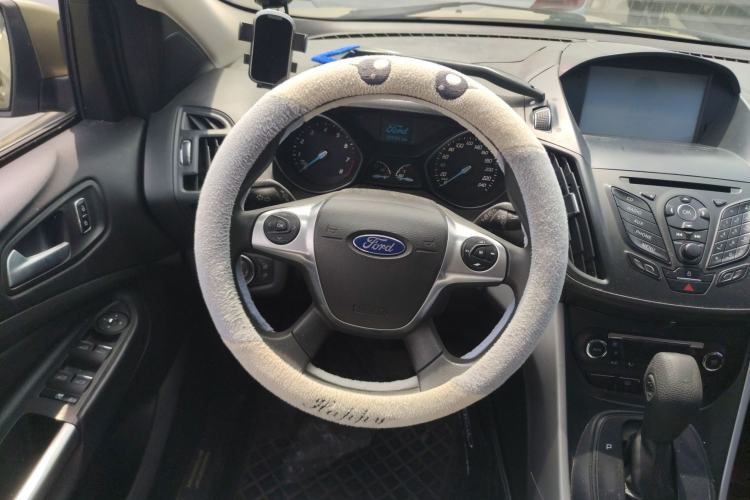 Used Ford Kuga 2015 1.5L GTDi Two-Wheel-Drive Comfort Model Steering Wheel