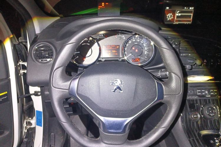 Used Peugeot 3008 2013 1.6THP Automatic Prestige Edition Steering Wheel
