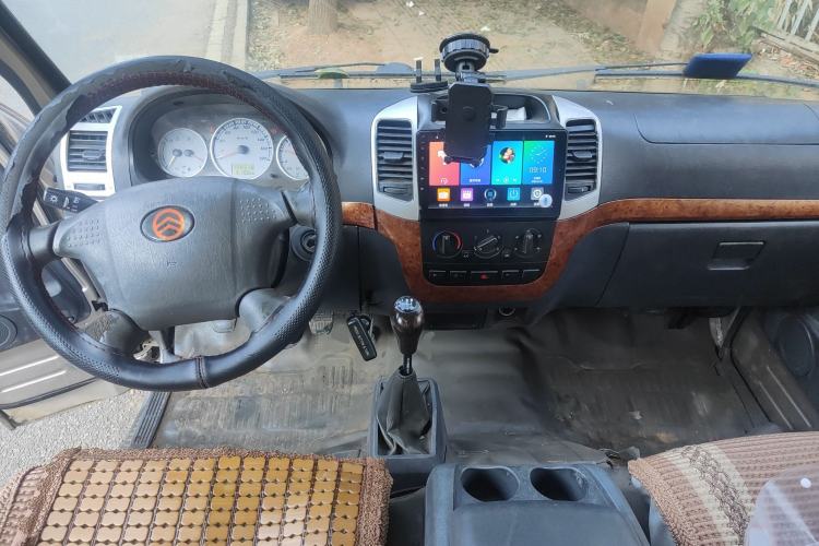 Used Golden Dragon Hiace 2019 2.0L Gasoline Version Long Wheelbase High-Roof V19 Center Console