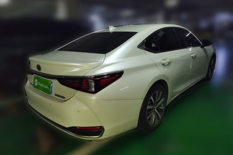 Used Lexus ES 2018 300h Premier Edition China V Standard
