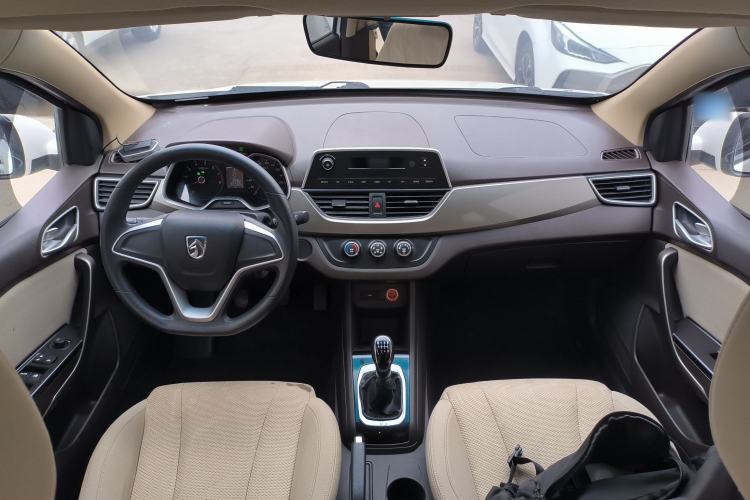 Used Baojun 310W 2017 1.5L Manual Comfort Version China VI Emission Standard
