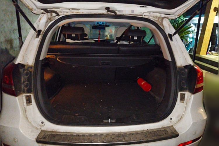 Used Haval H2 2016 Red Label 1.5T Automatic Two-Wheel Drive Elite Model Trunk