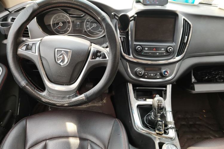 Used Baojun 560 2016 1.8L Manual Luxury Edition