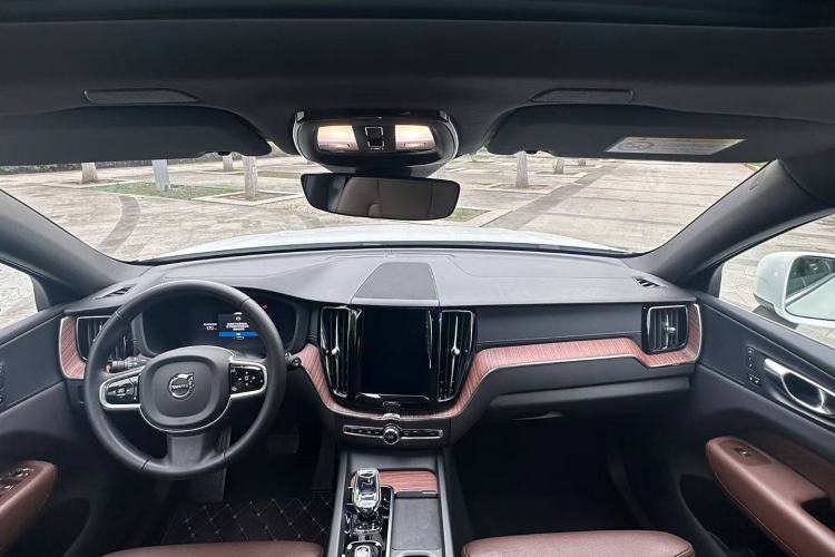 Used Volvo XC60 2025 B5 Four-Wheel Drive Smart & Advanced Luxury Edition