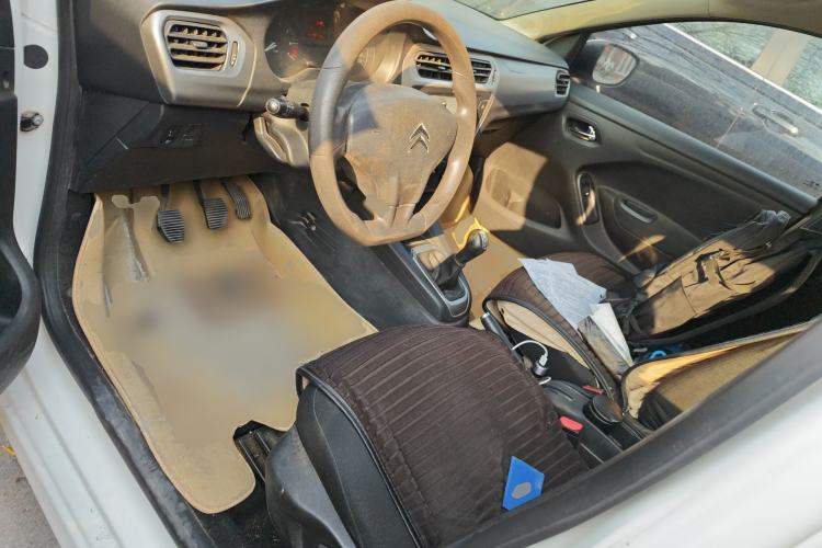 Used Citroen Elysee 2015 Zhishang Edition 1.6L Manual Fashion Model