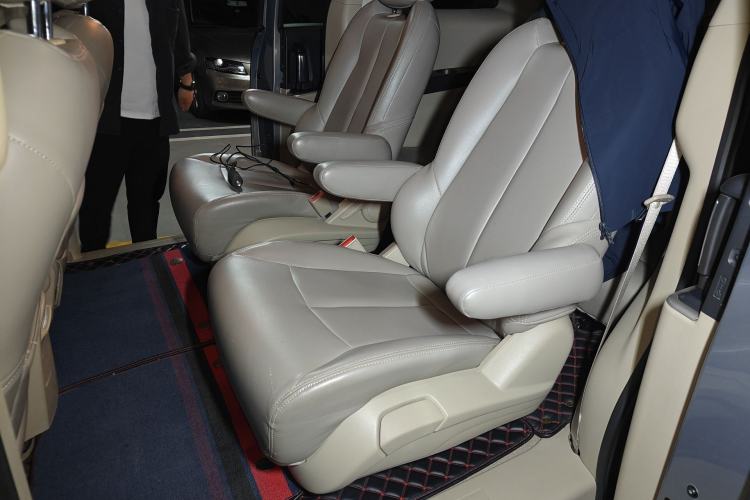 Used Buick GL8 2018 28T Comfort Model China VI Standard