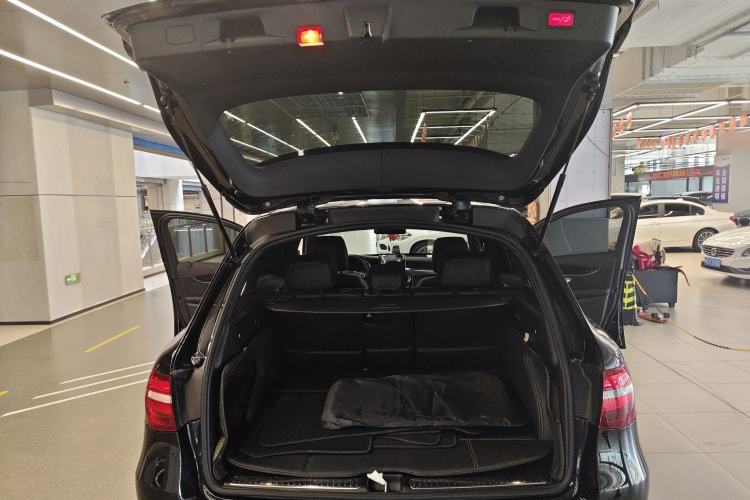 Used Mercedes-Benz GLC 2017 GLC 260 4MATIC Luxury Model
