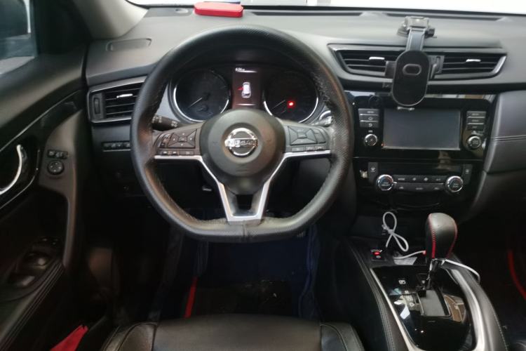 Used Nissan X-Trail 2017 2.5L CVT Leading Edition 4WD
