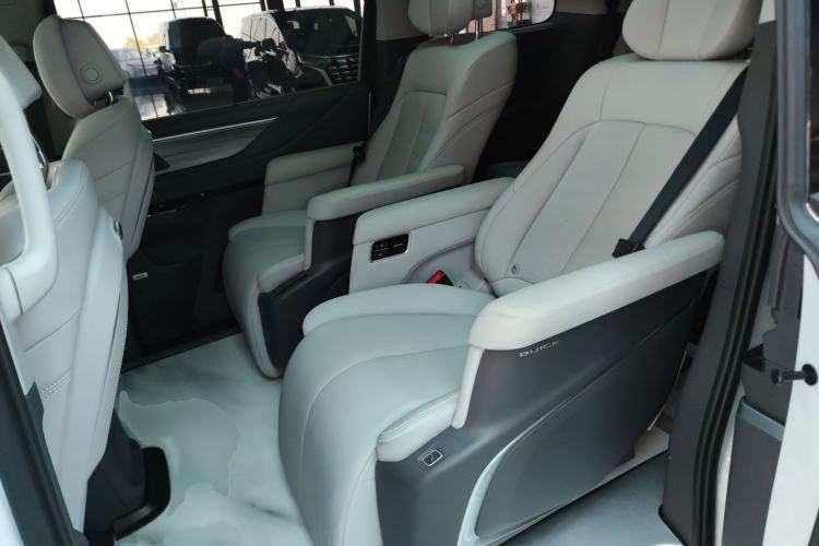 Used Buick GL8 2025 Lu Zun Deluxe Edition Interior 4