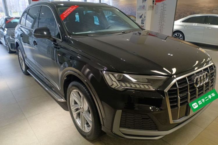 Used Audi Q7 2023 45 TFSI quattro S line Sport model
