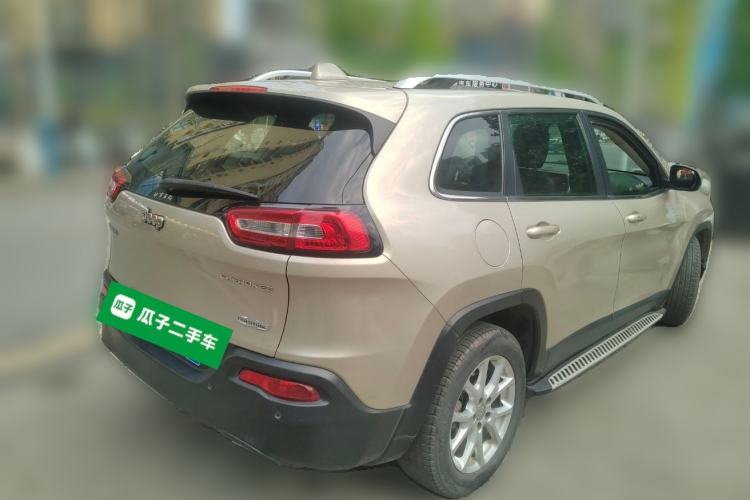 Used Jeep Cherokee 2016 2.4L Leading Edition Rear Right 45 Deg