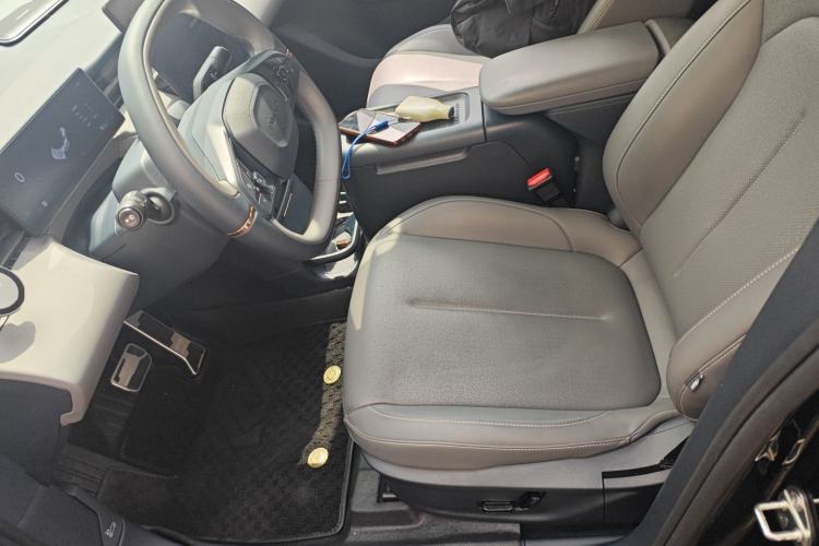 Used Lynk & Co Z20 2025 530 km Range Rear-Wheel Drive Max Left Front Seat