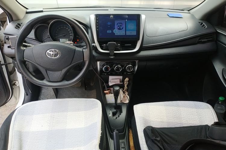 Used Toyota YARiS L Zhi Xuan 2016 Revised 1.5E CVT Charming Edition Center Console