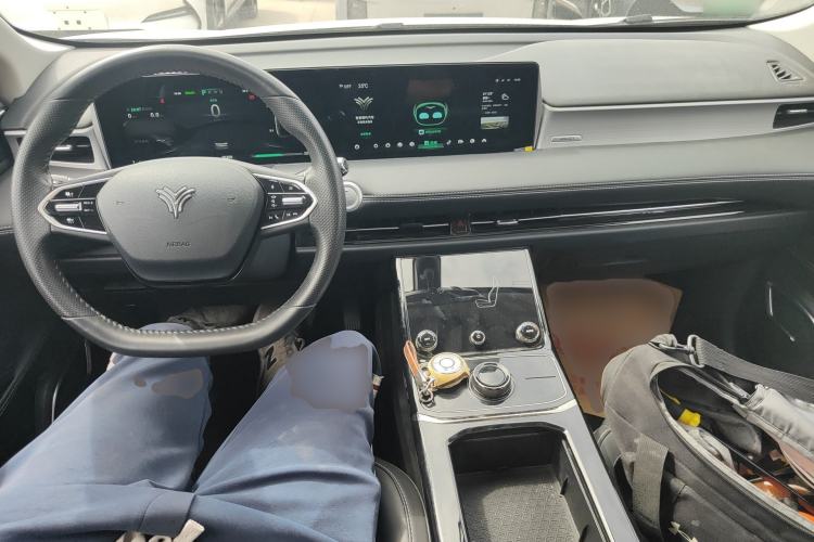 Used NETA U 2022 Zhi 400 Lithium-Nickel-Manganese-Cobalt Energy System Center Console