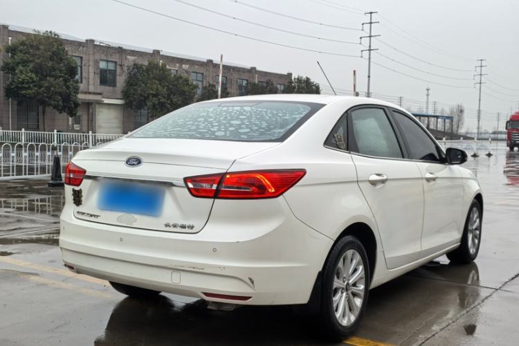 Used Ford Escort 2015 1.5L Manual Fashion Edition