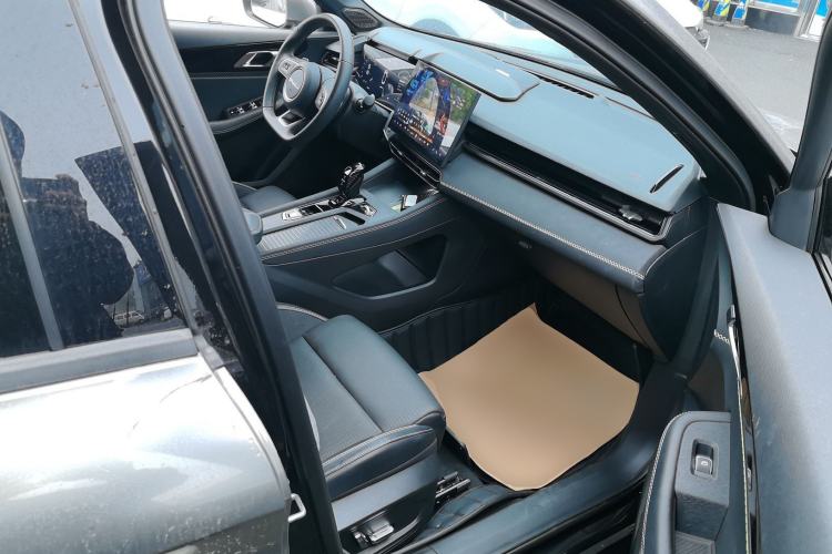 Used Lynk & Co 03 2023 2.0TD DCT JingPro Right Front Seat