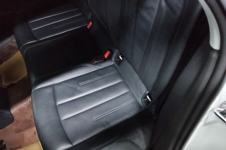 Used Audi A4L 2018 30th Anniversary Edition 40 TFSI Fashion Model Left Rear Seat