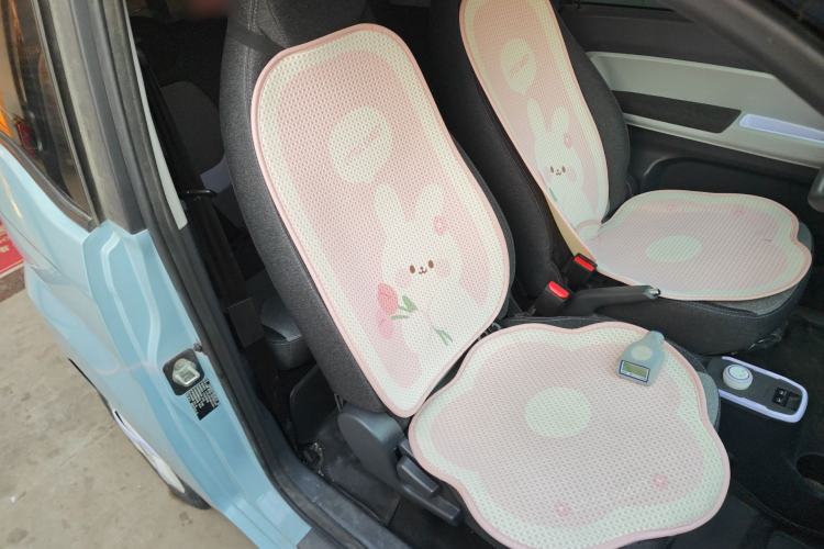 Used Chery QQ Ice Cream 2022 170km Sundae Phosphate Lithium-Ion Right Front Seat