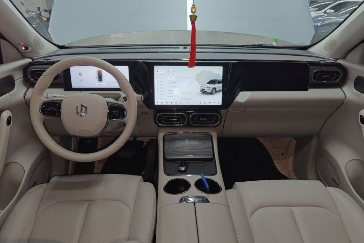 Used Leapmotor C11 2023 Pure Electric 500 Smart Edition Center Console