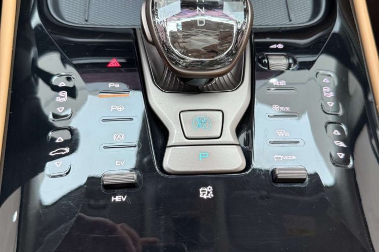 Used Denza D9 2022 DM-i 970 Four-Wheel Drive Flagship Model