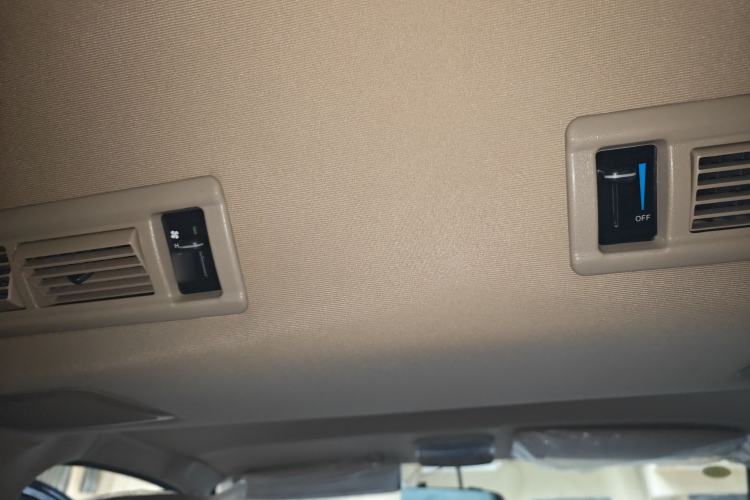 Used Foton Scenic G5 2020 2.0L Long-Wheelbase Flat-Roof 9-Seater Multi-Purpose Passenger Vehicle 1TZS
