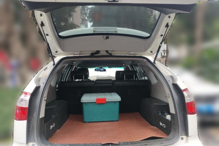 Used BYD S6 2014 1.5TI Manual Luxury 5-Seater Trunk