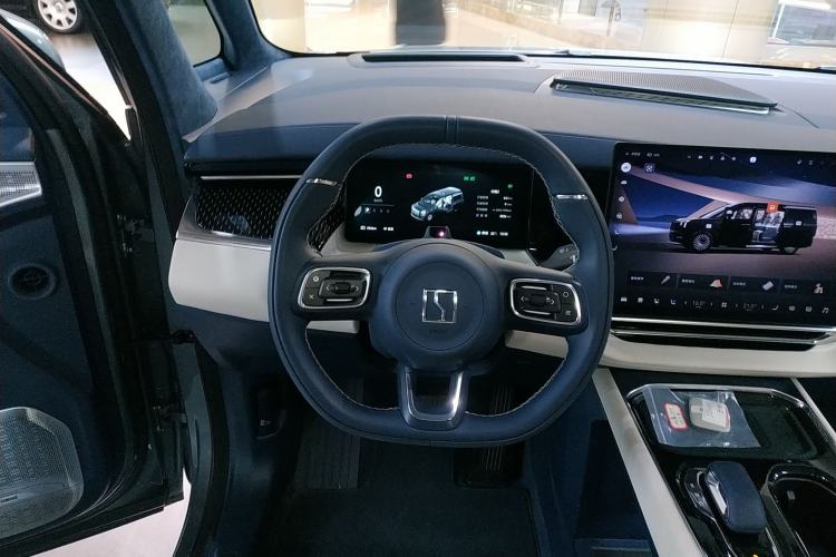 Used Zeekr 009 2024 Six-Seat Executive Version 4WD 108 kWh