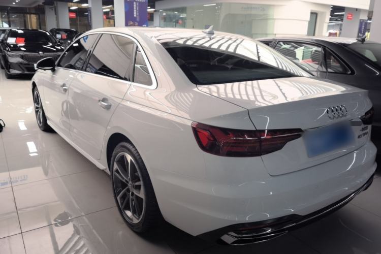 Used Audi A4L 2020 40 TFSI Fashionable and Elegant Model
