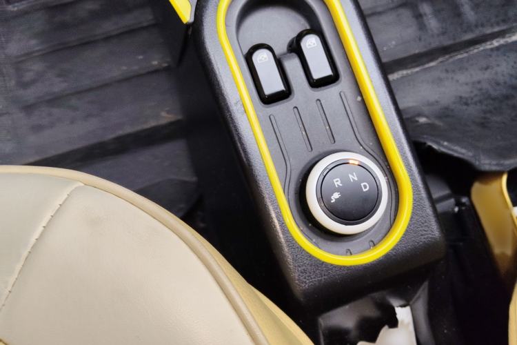 Used Wuling Hongguang MINIEV 2022 Macaron Premium Model – Lithium Ternary Battery