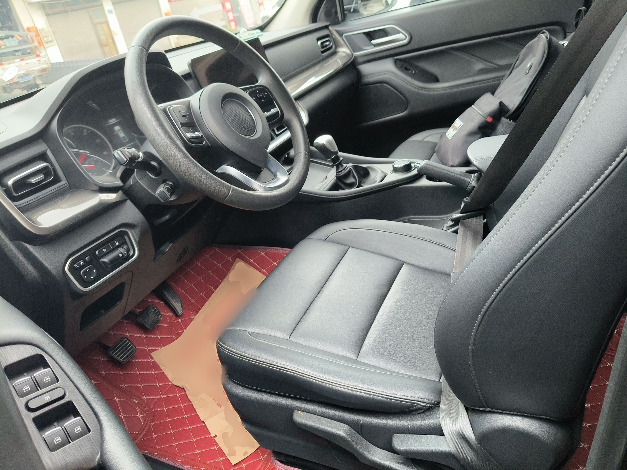 Переднее сиденье в автомобиле