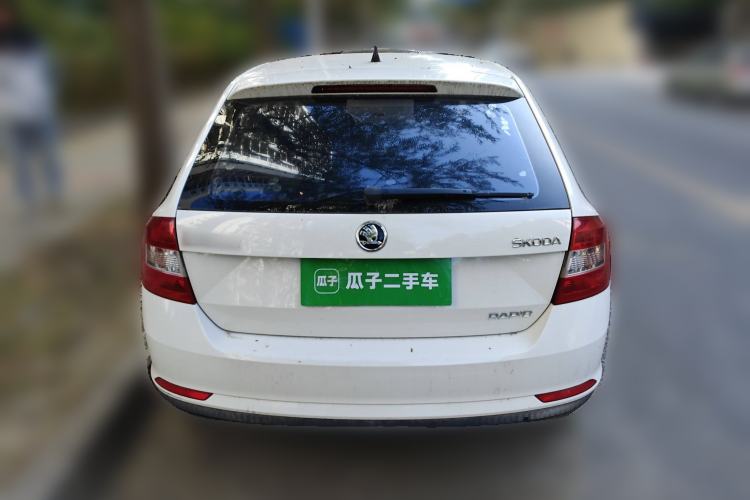 Used Skoda Rapid Spaceback 2014 1.6L Automatic Enjoyment Edition