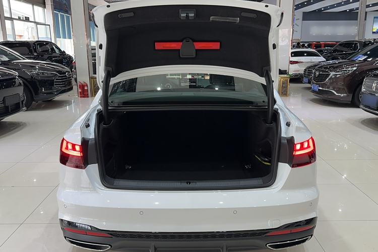 Used Audi A4L 2025 2 Million Units Enjoyment Version 40 TFSI Luxury Dynamic Edition
