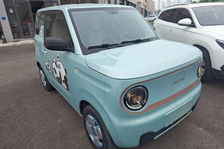 Used Geely Galaxy Panda 2023 Panda Mini 200km Endurance Bear Front Right 45 Deg