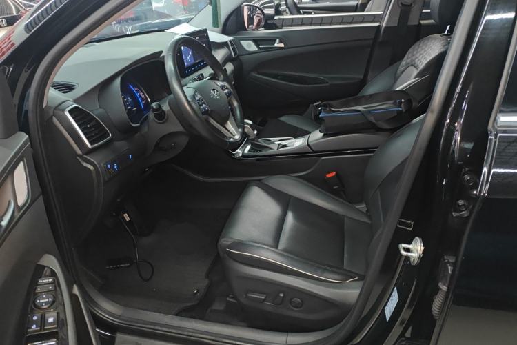 Used Hyundai Tucson 2020 280TGDi Two-Wheel-Drive GLS Smart Connectivity Version China VI Standard