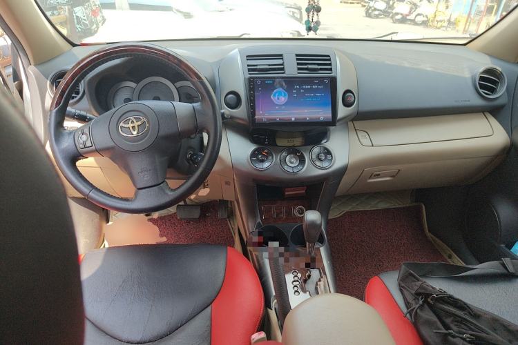 Used Toyota RAV4 2012 Luxurious Edition 2.0L Automatic All-Wheel Drive