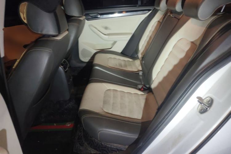 Used Volkswagen Sagitar 2015 230TSI Automatic Luxury Model Left Rear Seat