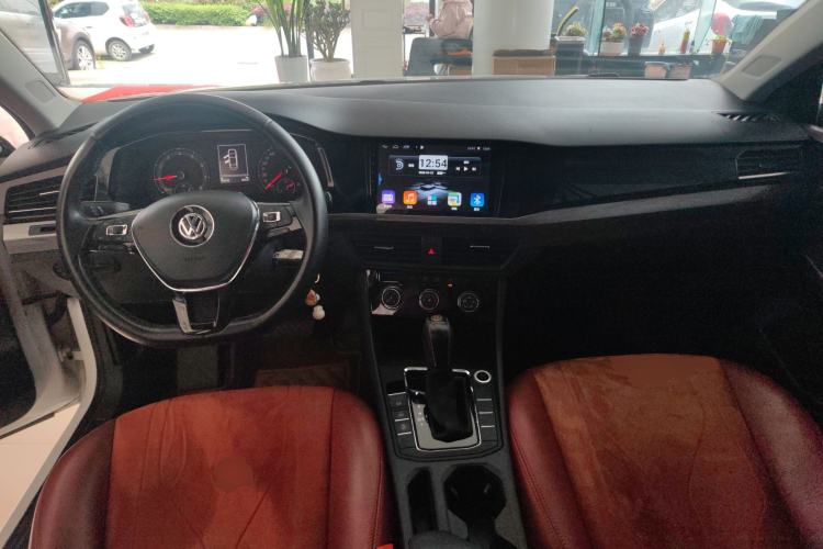 Used Volkswagen Bora 2019 1.5L Automatic Comfort Model Center Console