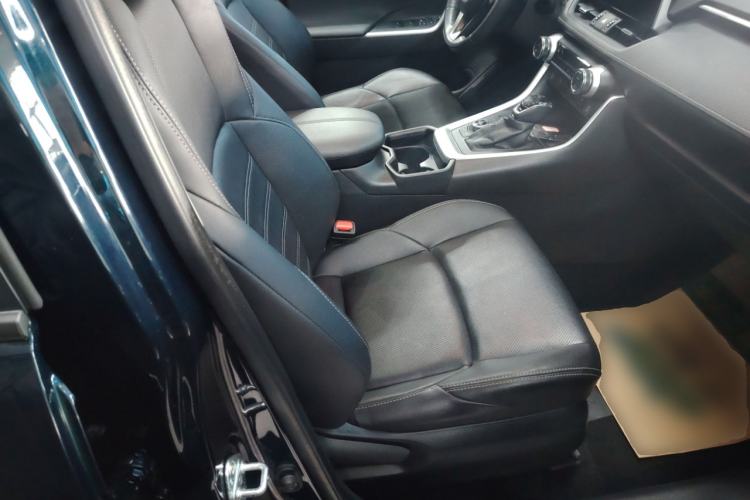 Used Toyota Wildlander 2020 2.0L CVT Four-Wheel Drive Premium Edition Right Front Seat