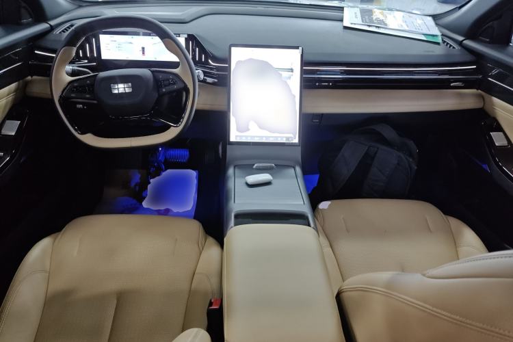 Used Geely Galaxy L6 2023 125km Starship Center Console