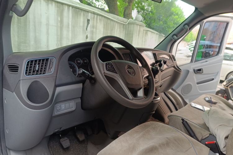 Used Foton Toano 2023 Urban Edition Van 2.0T Manual Short Wheelbase Mid-Height Roof Rear Single Tire 3-Seater Steering Wheel